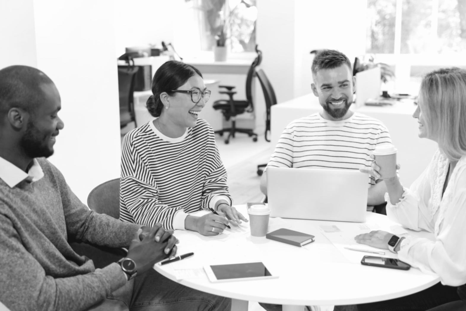 Professionelles Finanzteam bei der Beratung